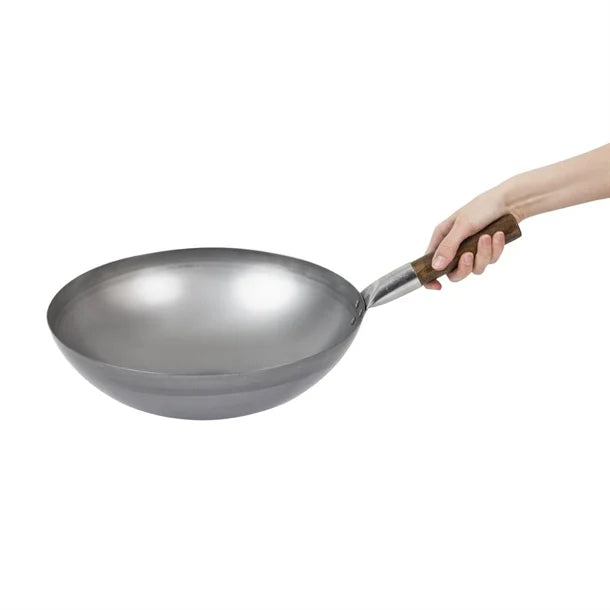 London Wok EW13 on a gas hob with a wok ring